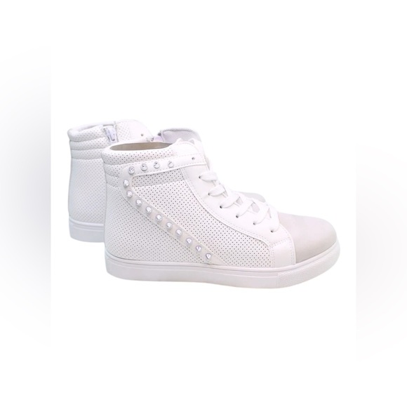 OUTWOODS ~ White Studded High Top Sneaker Size 6 - Picture 1 of 13